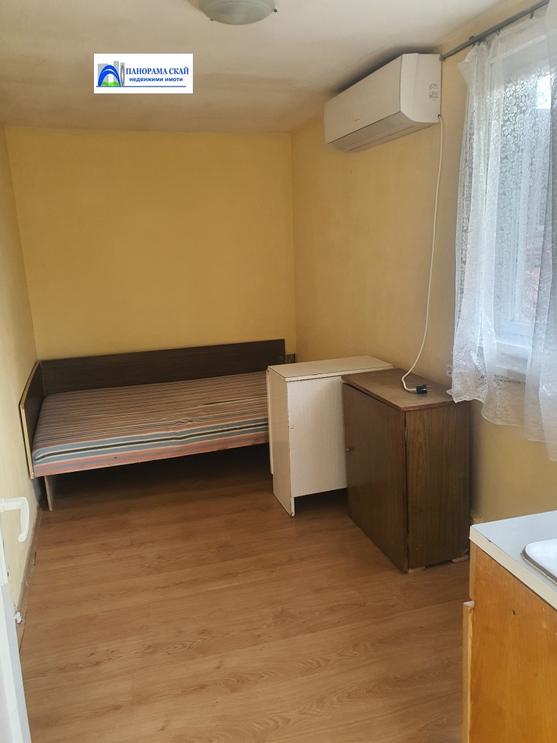 Продава КЪЩА, гр. Плевен, 9-ти квартал, снимка 4 - Къщи - 52132012