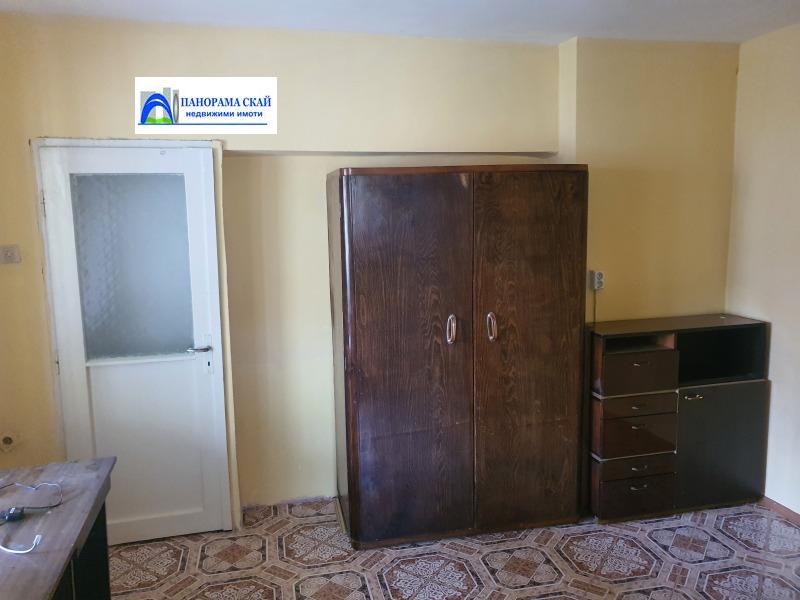 Продава КЪЩА, гр. Плевен, 9-ти квартал, снимка 6 - Къщи - 52132012