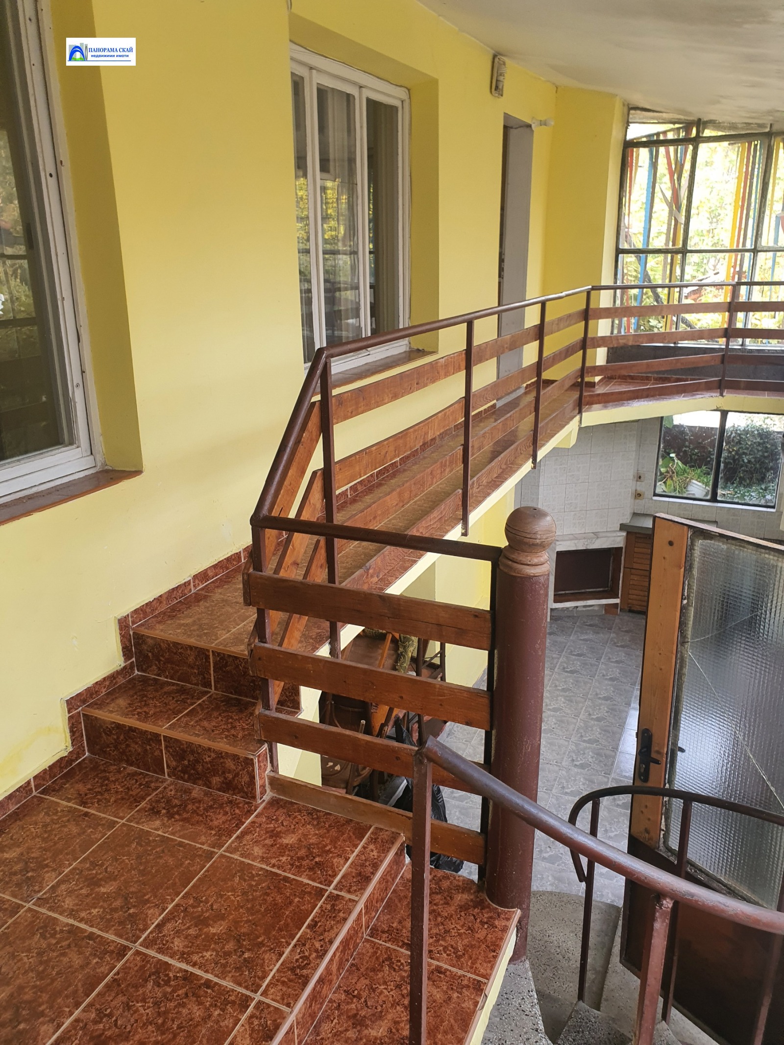 Продава КЪЩА, гр. Плевен, 9-ти квартал, снимка 2 - Къщи - 52132012