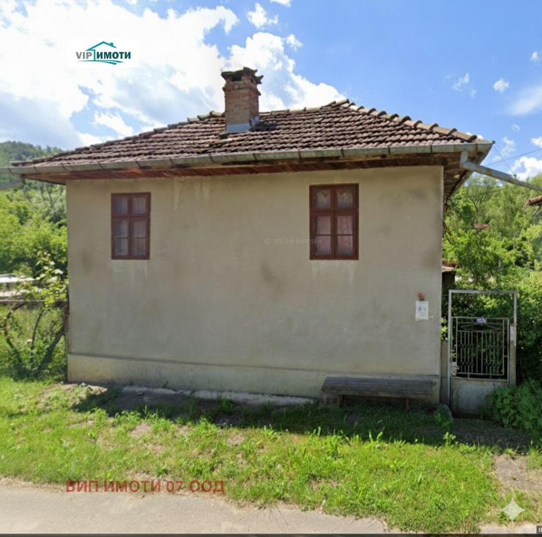 Продава КЪЩА, с. Сопот, област Ловеч