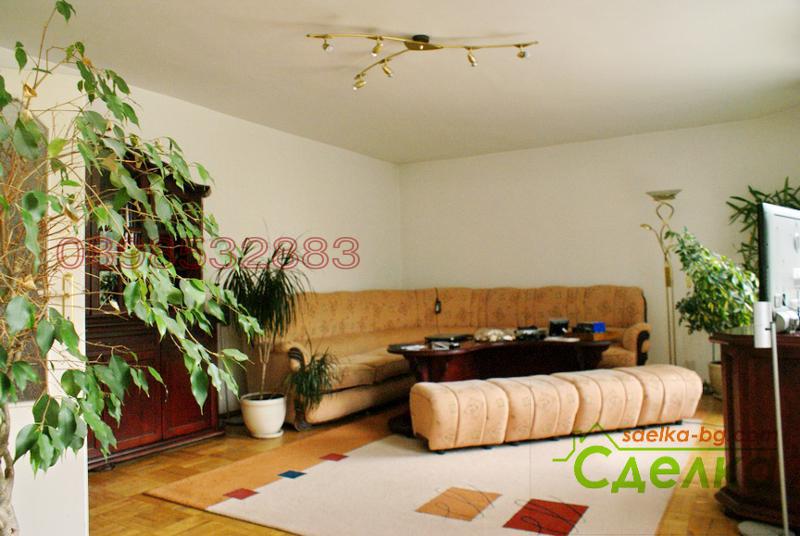 Продава МНОГОСТАЕН, гр. Габрово, Център, снимка 2 - Апартаменти - 52785938