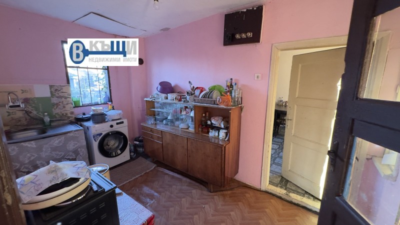 Продава КЪЩА, гр. Дебелец, област Велико Търново, снимка 7 - Къщи - 52987354