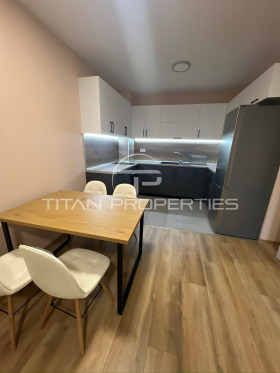 1 chambre Hristo Smirnenski, Plovdiv