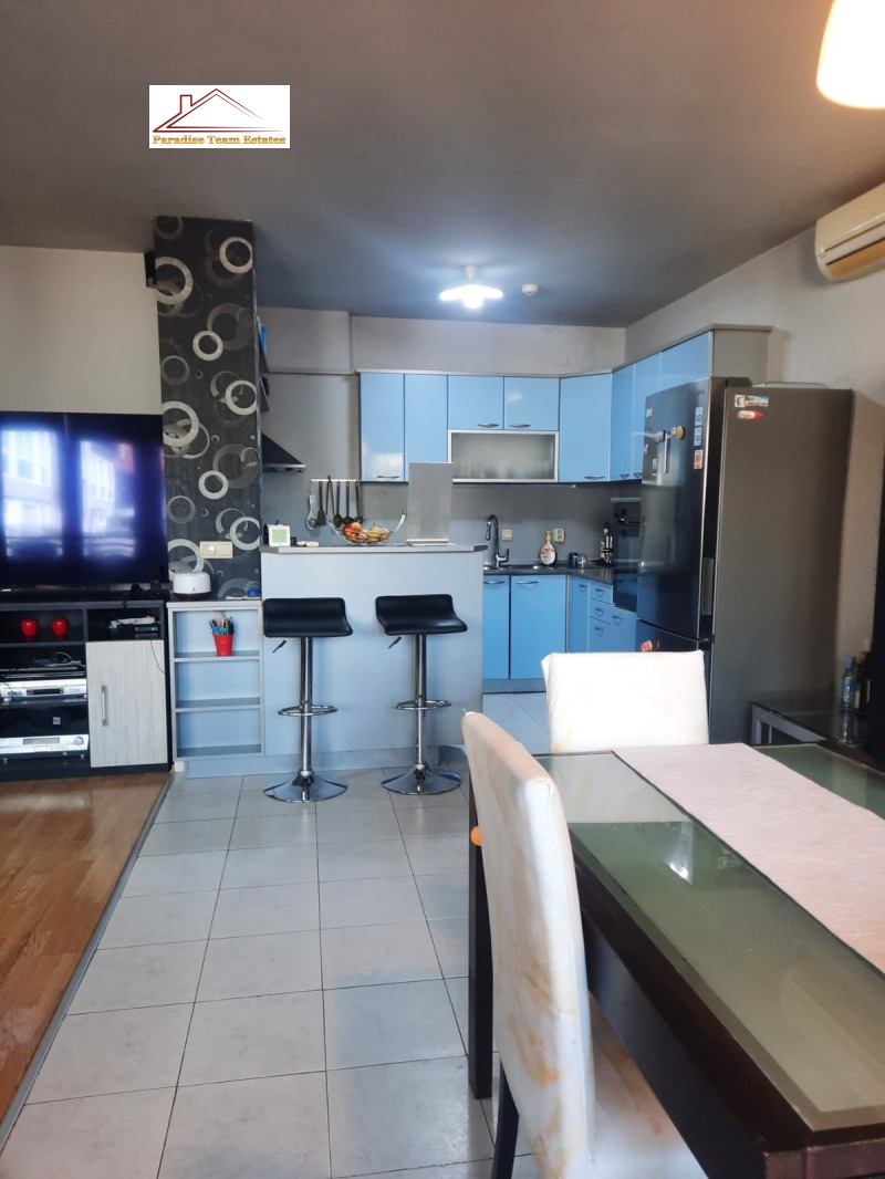 À vendre  3 chambres Sofia , Belite brezi , 158 m² | 65609169
