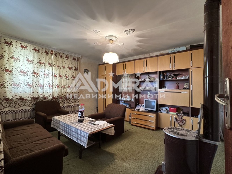 Продава КЪЩА, с. Чарган, област Ямбол, снимка 1 - Къщи - 49069325