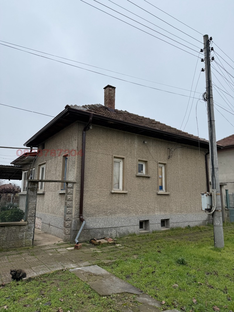 Продава КЪЩА, гр. Левски, област Плевен, снимка 2 - Къщи - 53445401