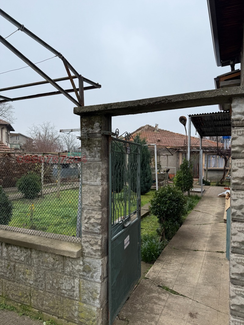 Продава КЪЩА, гр. Левски, област Плевен, снимка 4 - Къщи - 53445401