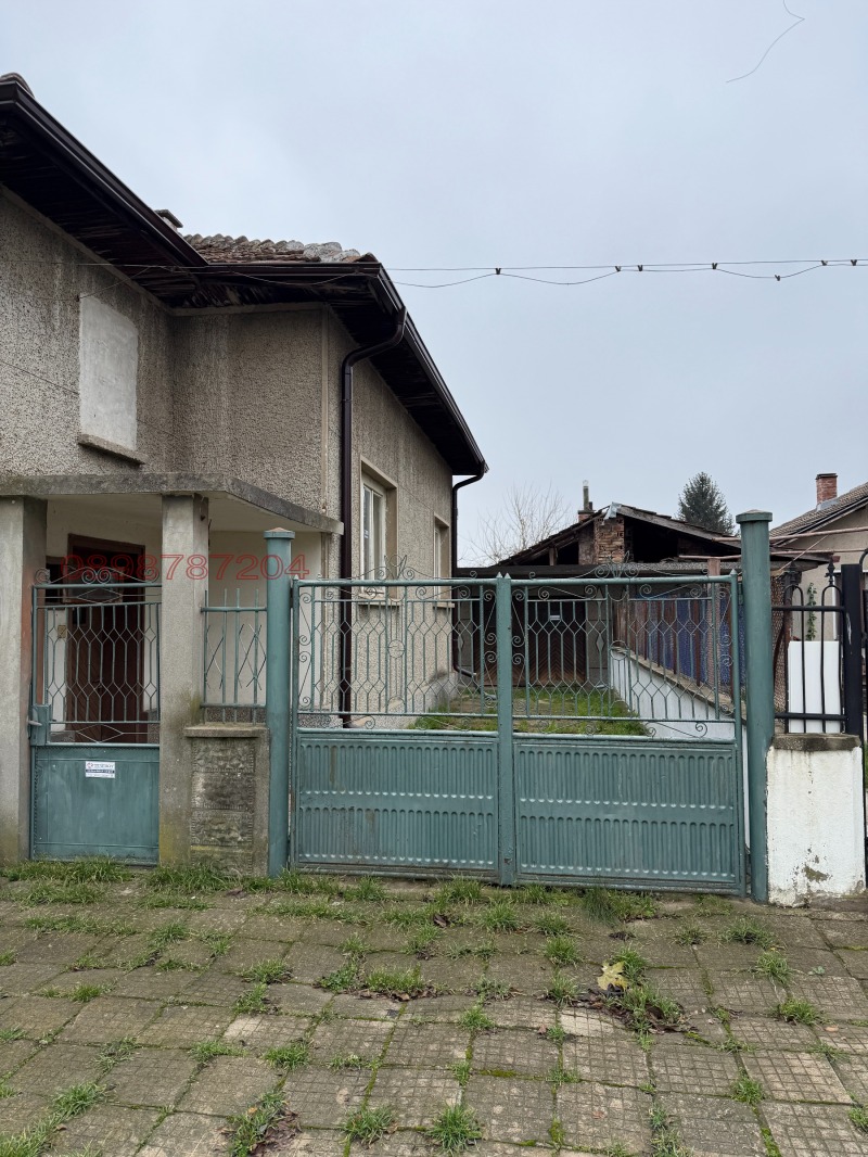 Продава КЪЩА, гр. Левски, област Плевен, снимка 13 - Къщи - 53445401