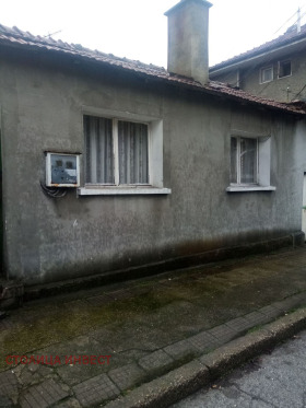 Casa Shirok tsentar, Ruse 1