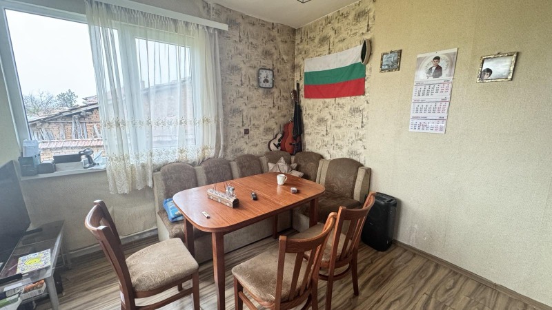 Продава КЪЩА, с. Бъзън, област Русе, снимка 3 - Къщи - 52467334