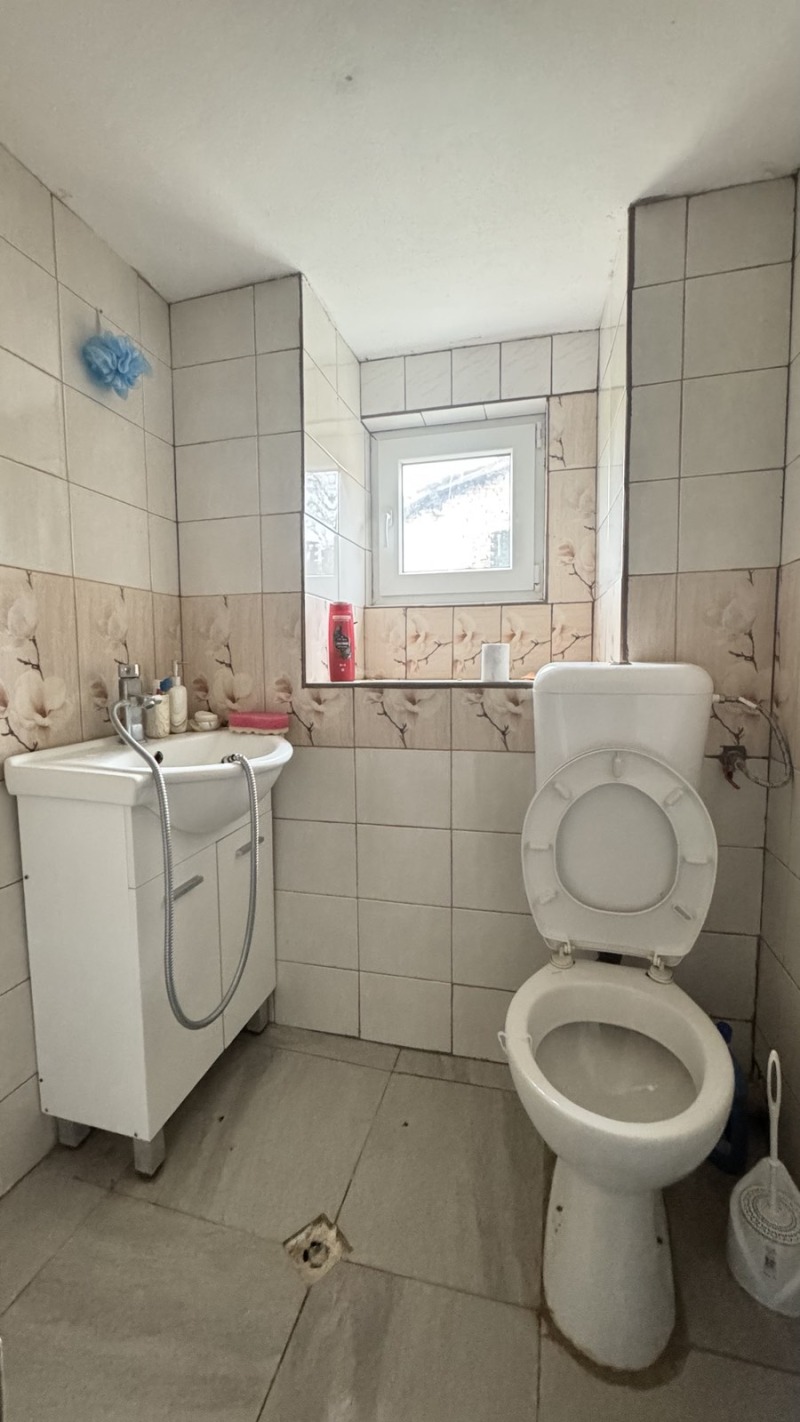 Продава КЪЩА, с. Бъзън, област Русе, снимка 8 - Къщи - 52467334