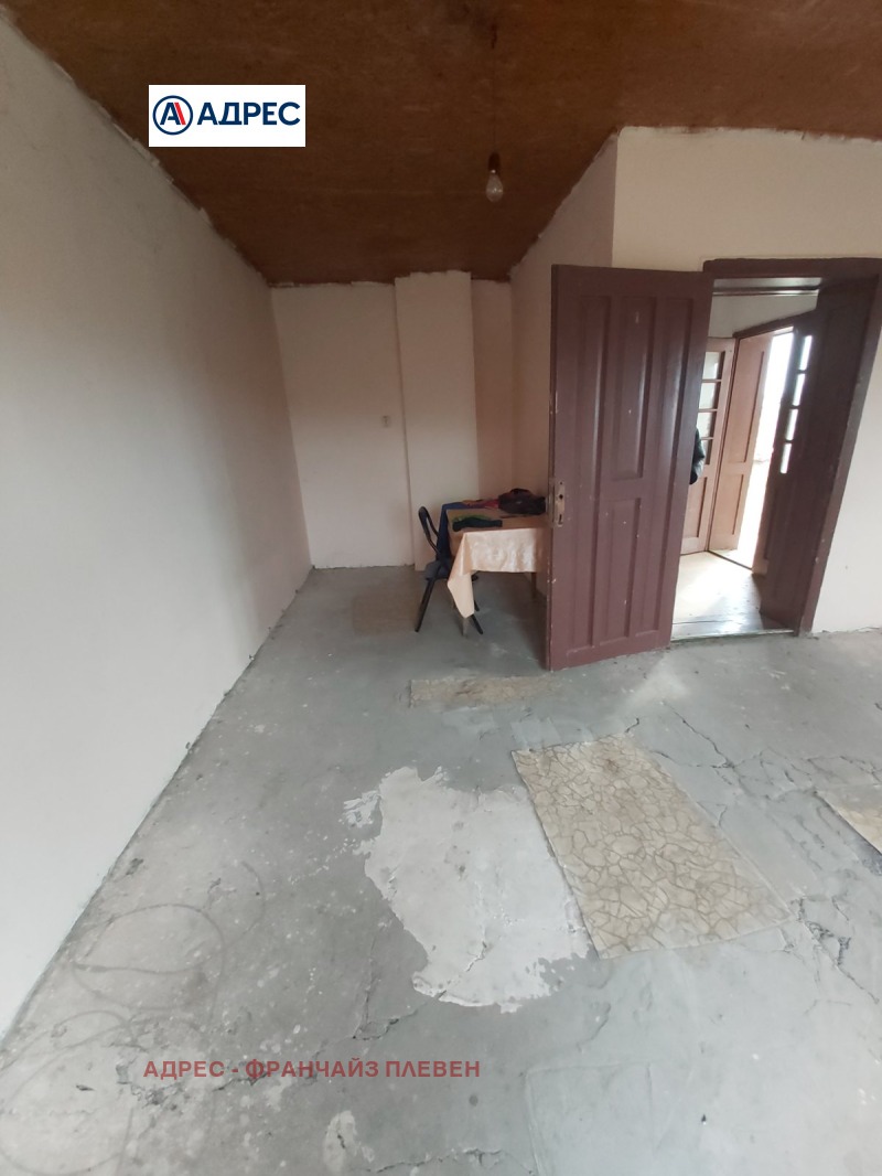 Продава КЪЩА, с. Вълчитрън, област Плевен, снимка 2 - Къщи - 53096690