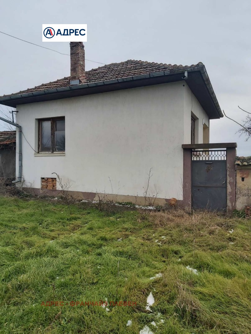 Продава КЪЩА, с. Вълчитрън, област Плевен