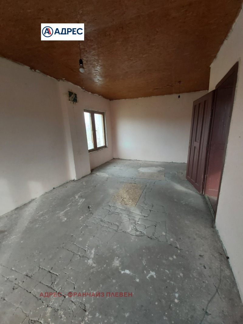Продава КЪЩА, с. Вълчитрън, област Плевен, снимка 2 - Къщи - 53312005