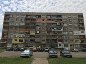 Продажба на тристайни апартаменти в област Перник - изображение 11 