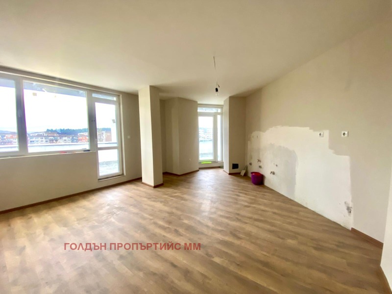 Продава 2-СТАЕН, град Перник, Изток • 110000 € / 215141.30 лв. • 94554929 1