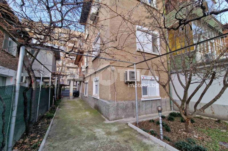 Продава КЪЩА, гр. Пловдив, Кючук Париж, снимка 17 - Къщи - 53537736