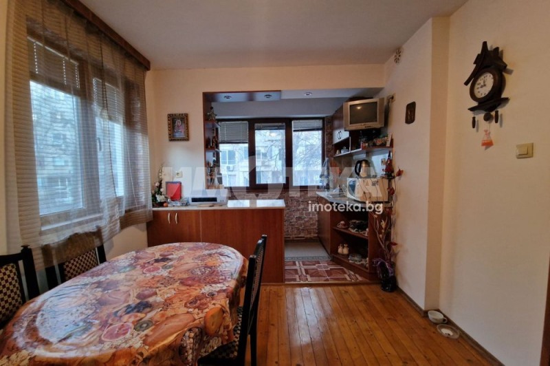 Продава КЪЩА, гр. Пловдив, Кючук Париж, снимка 3 - Къщи - 53537736