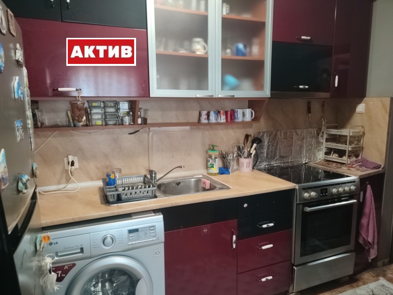 Продава  3-стаен град Търговище , Център , 68 кв.м | 73152981 - изображение [2]