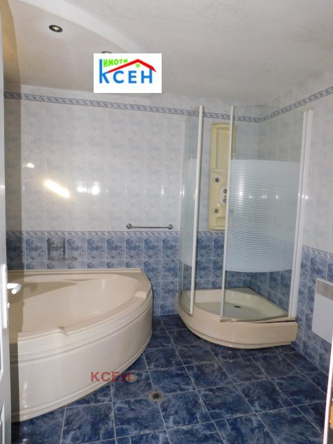 Продава КЪЩА, гр. Търговище, Боровец, снимка 17 - Къщи - 49386313