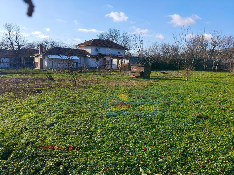 Продава КЪЩА, с. Раданово, област Велико Търново, снимка 10 - Къщи - 53028111