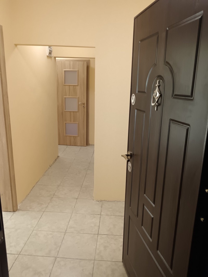 Продава 2-СТАЕН, с. Церово, област София област