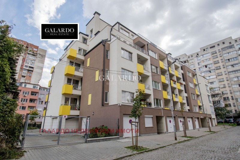 In vendita  2 camere da letto Sofia , Tsentar , 94 mq | 96606240