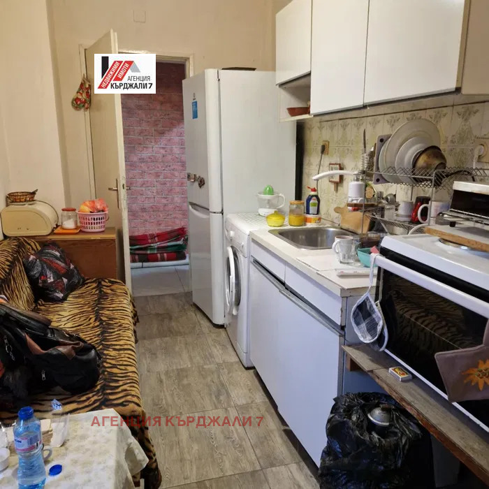 Продава 2-СТАЕН, гр. Кърджали, Възрожденци, снимка 3 - Апартаменти - 54068548