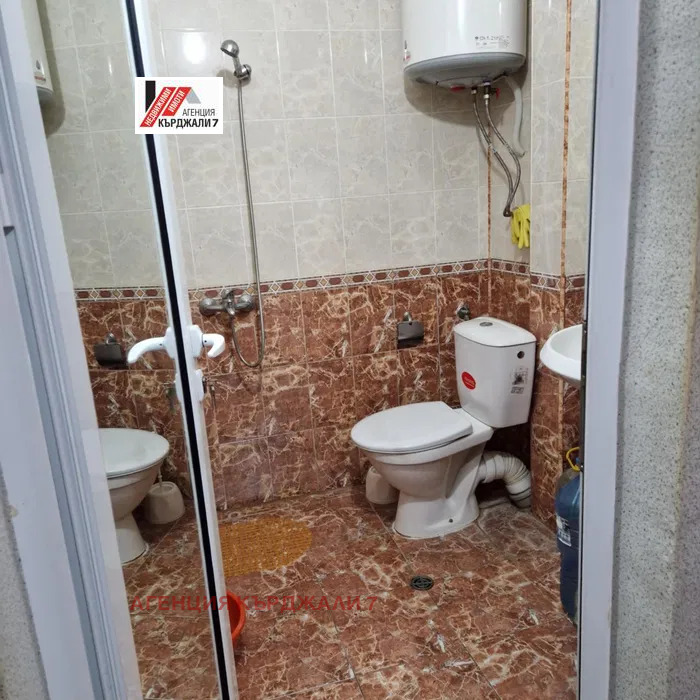 Продава 2-СТАЕН, гр. Кърджали, Възрожденци, снимка 4 - Апартаменти - 54068548