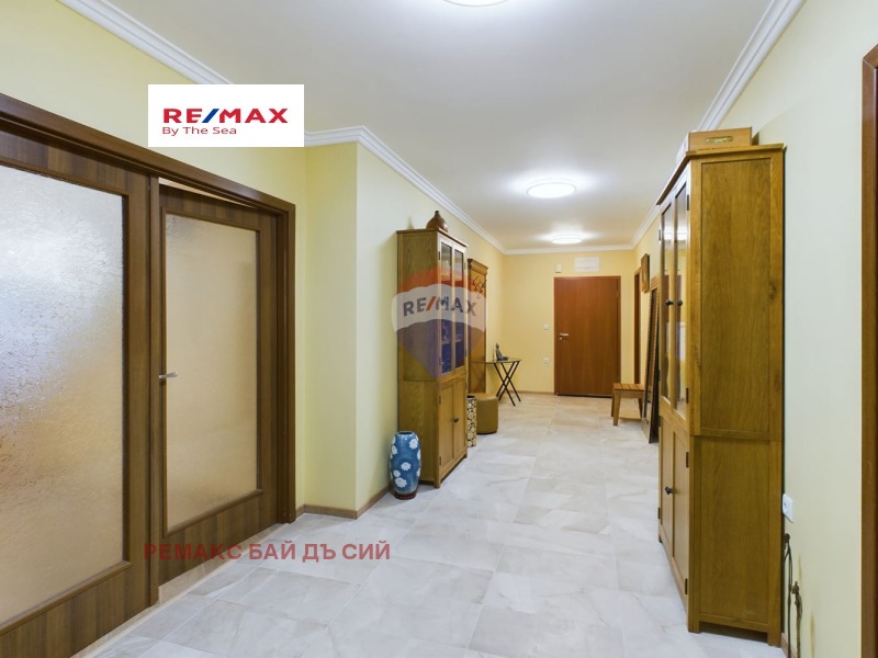 Продава  Многостаен град Варна , к.к. Св.Св. Константин и Елена , 200 кв.м | 42645764 - изображение [17]