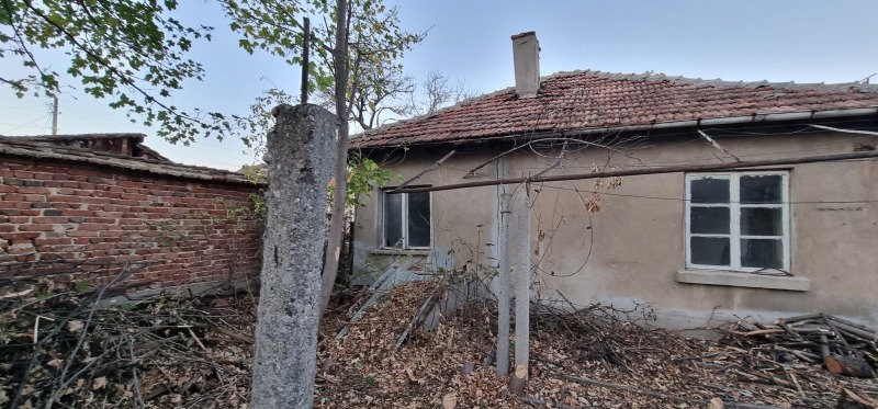 Продава КЪЩА в град Разград, Освобождение - 53 кв.м / 74 137.32 € » 145 000 лв., РОС -НЕДВИЖИМИ ИМОТИ