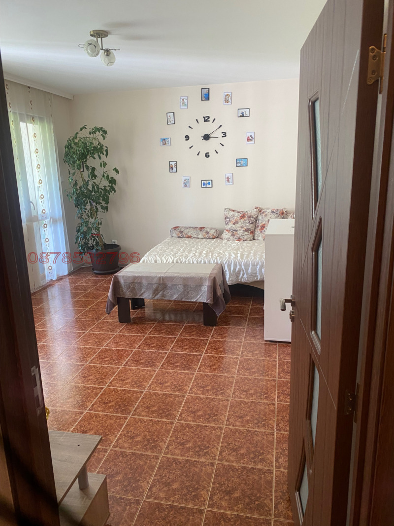Продава 1-СТАЕН в град Смолян, Петровица - 37 кв.м / 37 000 € » 72 365.71 лв.