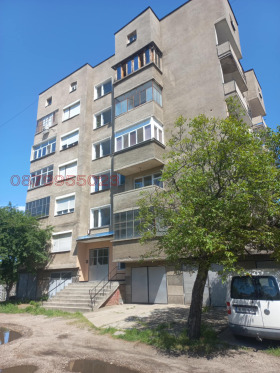 Обява Продава 4-СТАЕН,гр. Лом, област Монтана
