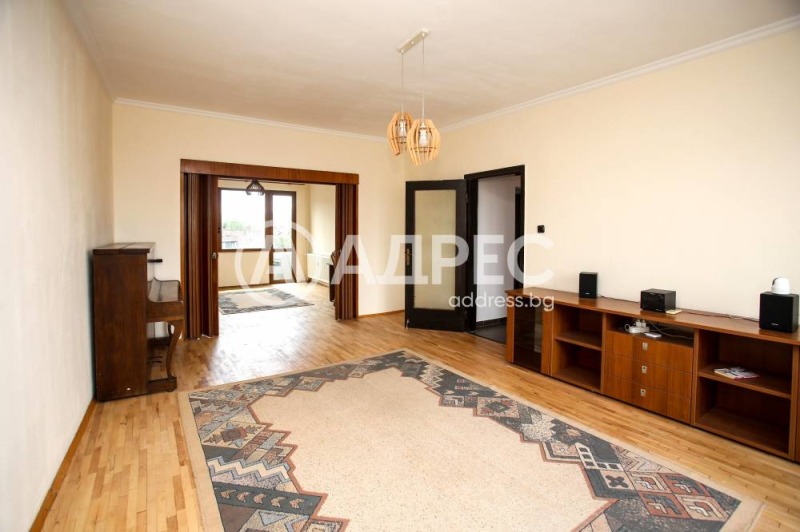 En venta  2 dormitorios Sofia , Doktorski pametnik , 118 metros cuadrados | 24732546