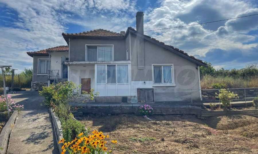 Продава КЪЩА, с. Баня, област Бургас, снимка 2 - Къщи - 46203915