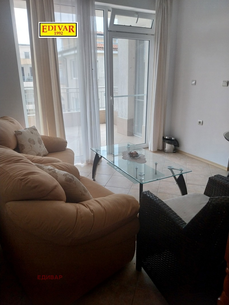 Myytävänä  2 makuuhuonetta Dobrichin alue , Kavarna , 108 neliömetriä | 98099465
