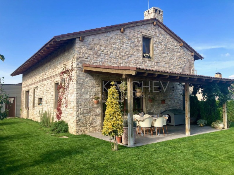 Продава КЪЩА в област Варна, с. Приселци - 126 кв.м / 520 000 € » 1 017 031.60 лв., КАЛЧЕВ