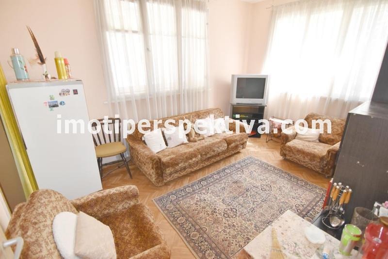 Продава ЕТАЖ ОТ КЪЩА, гр. Пловдив, Кършияка, снимка 3 - Етаж от къща - 55798627