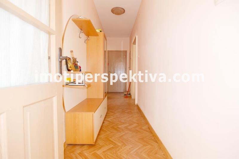 Продава ЕТАЖ ОТ КЪЩА, гр. Пловдив, Кършияка, снимка 8 - Етаж от къща - 55798627