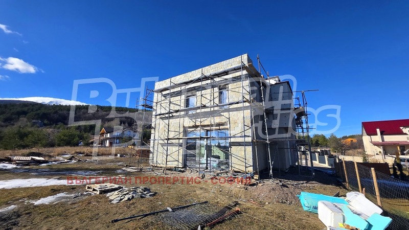 Продава КЪЩА, гр. София, с. Бистрица