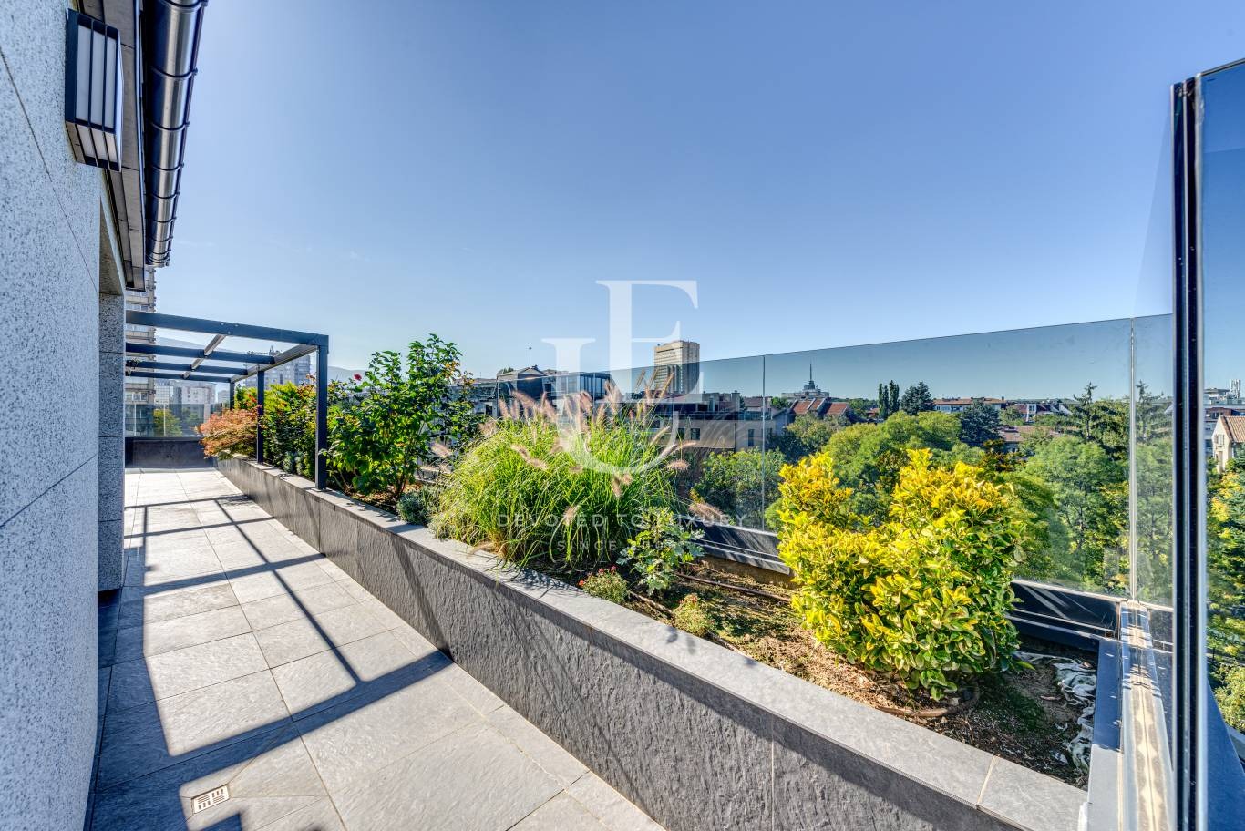 Продава МЕЗОНЕТ, гр. София, Изток, снимка 2 - Апартаменти - 54146957