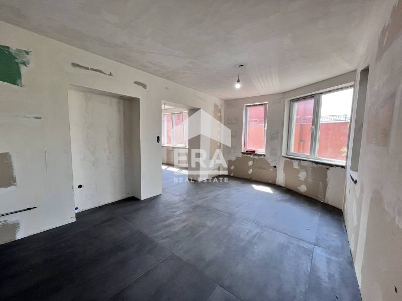 Продава  4-стаен, град Варна, Гръцка махала •  425 000 € • ID 49555657 — holmes.bg - [1] 
