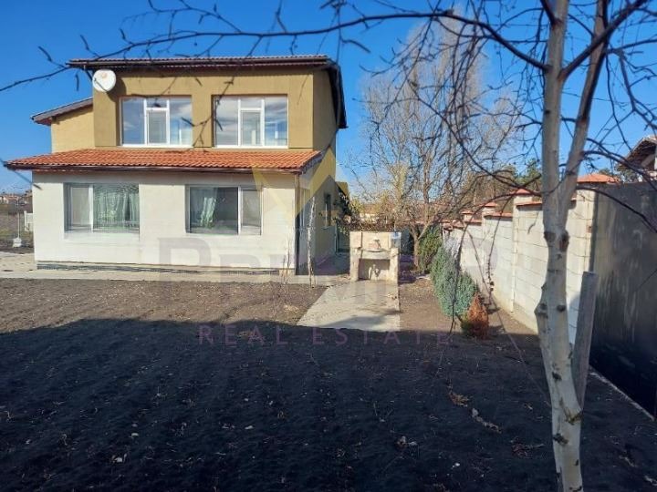 Продава КЪЩА, с. Славеево, област Добрич, снимка 2 - Къщи - 53647922