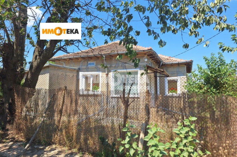 Продава КЪЩА, с. Змеево, област Добрич, снимка 15 - Къщи - 46693325