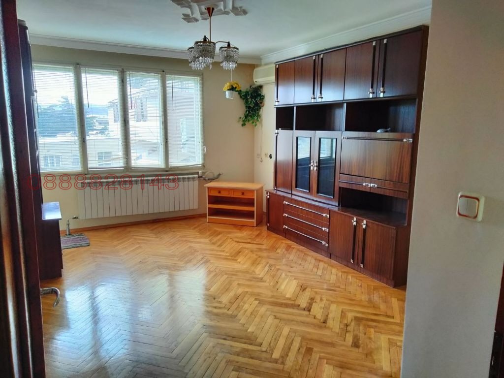 Продава МНОГОСТАЕН, гр. Благоевград, Идеален център