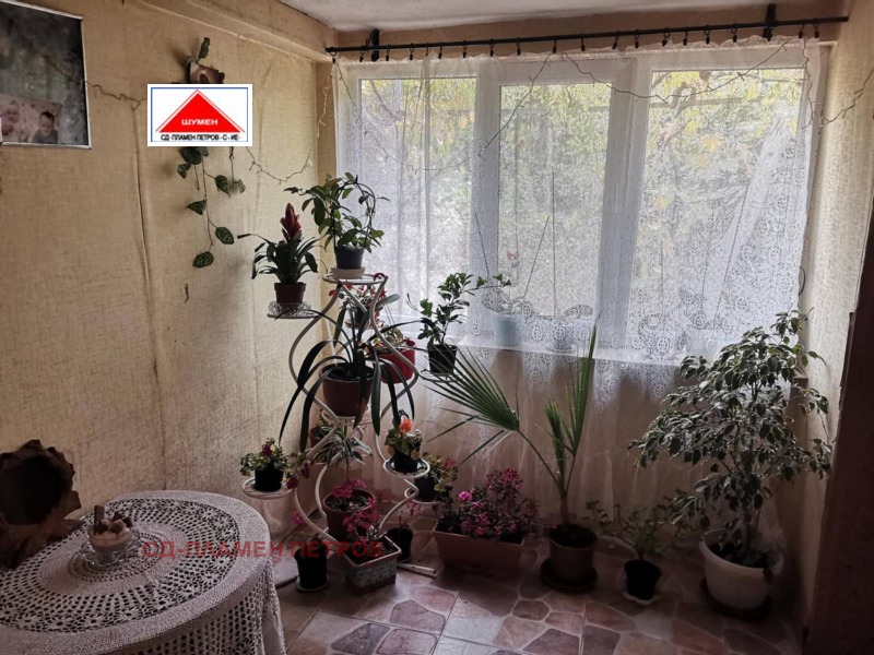 Продава ВИЛА, гр. Шумен, м-т Под Манастира, снимка 10 - Вили - 53198344