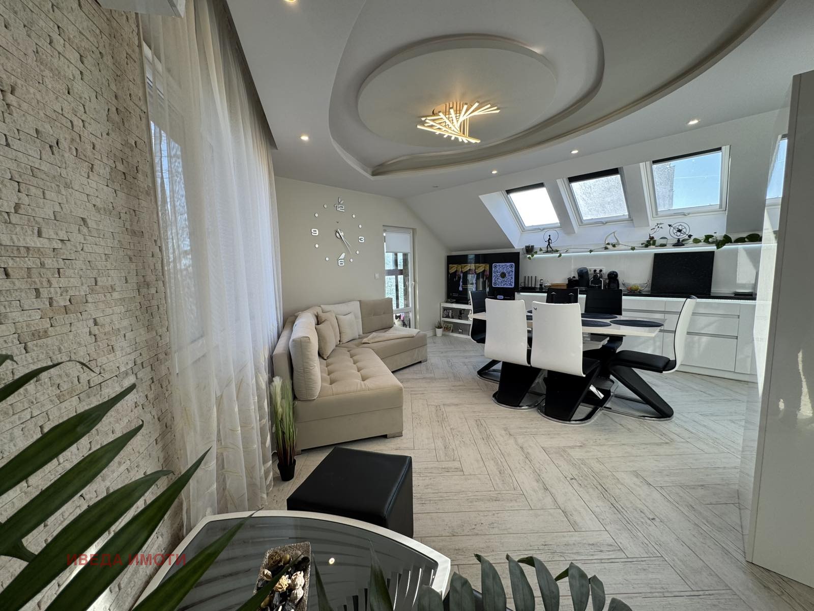 Продава 3-СТАЕН, гр. Варна, Цветен квартал, снимка 2 - Апартаменти - 55047080