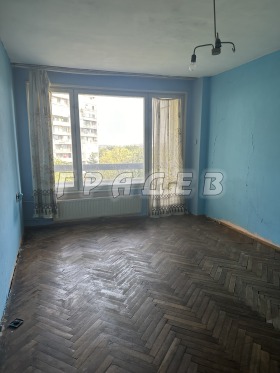 1 chambre Tsvetnitsa, Rouse 1