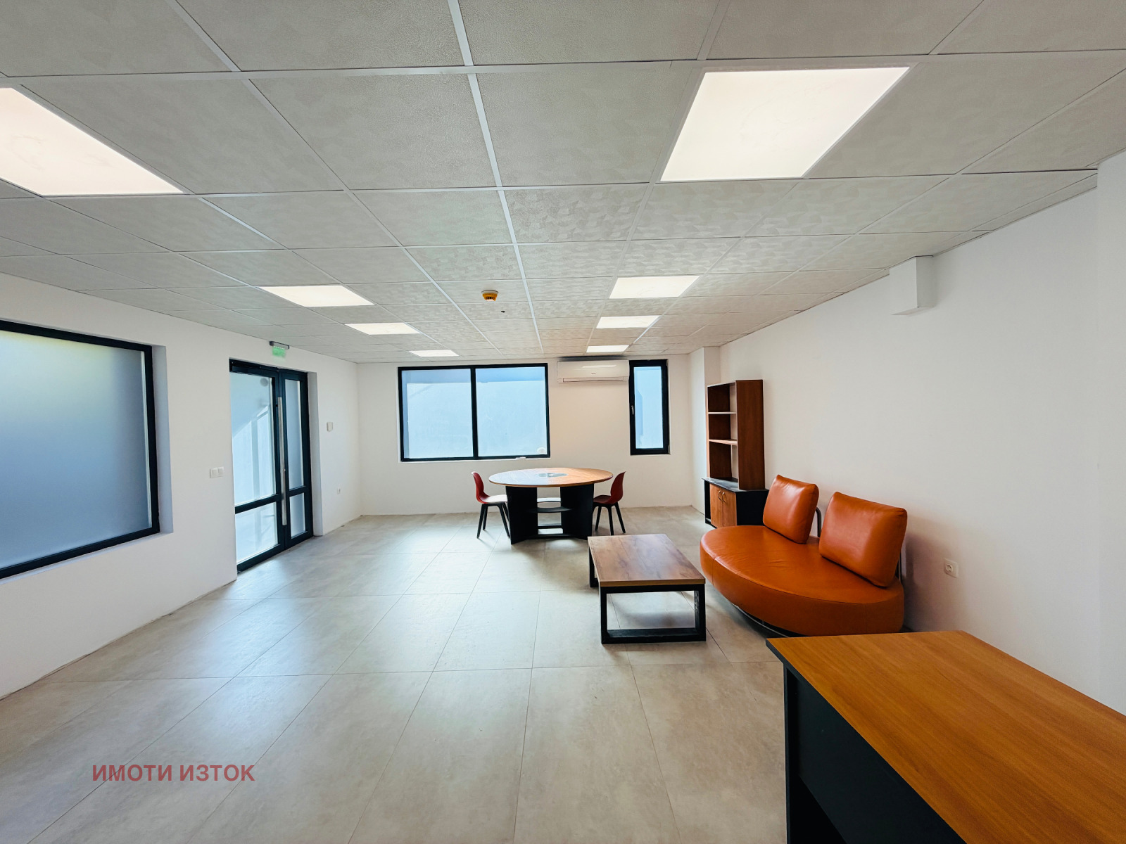 Продава ОФИС, гр. Перник, Изток, снимка 2 - Офиси - 56002527