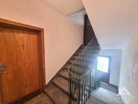 Поверх будинку Клепало, Перник